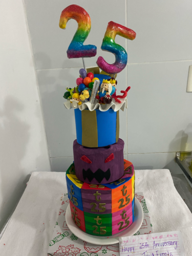 anniversary cake by Griggi